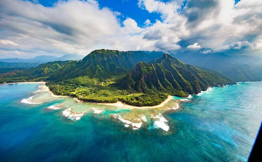 Role of the Pacific Ocean in Hawaiian Culture