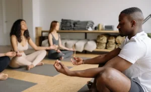 Trauma Bonding Meaning: Key Signs and Treatment for Trauma Bonding