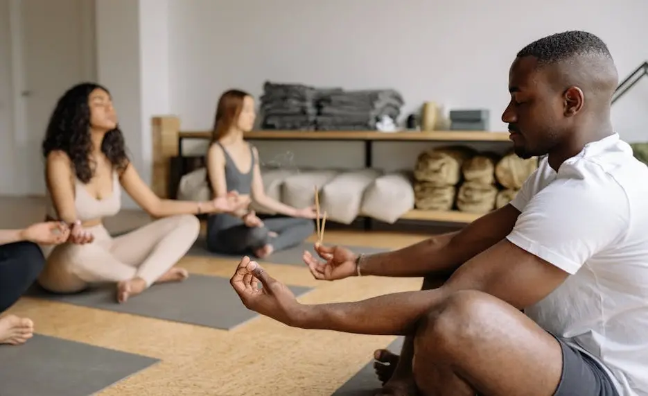 Trauma Bonding Meaning: Key Signs and Treatment for Trauma Bonding